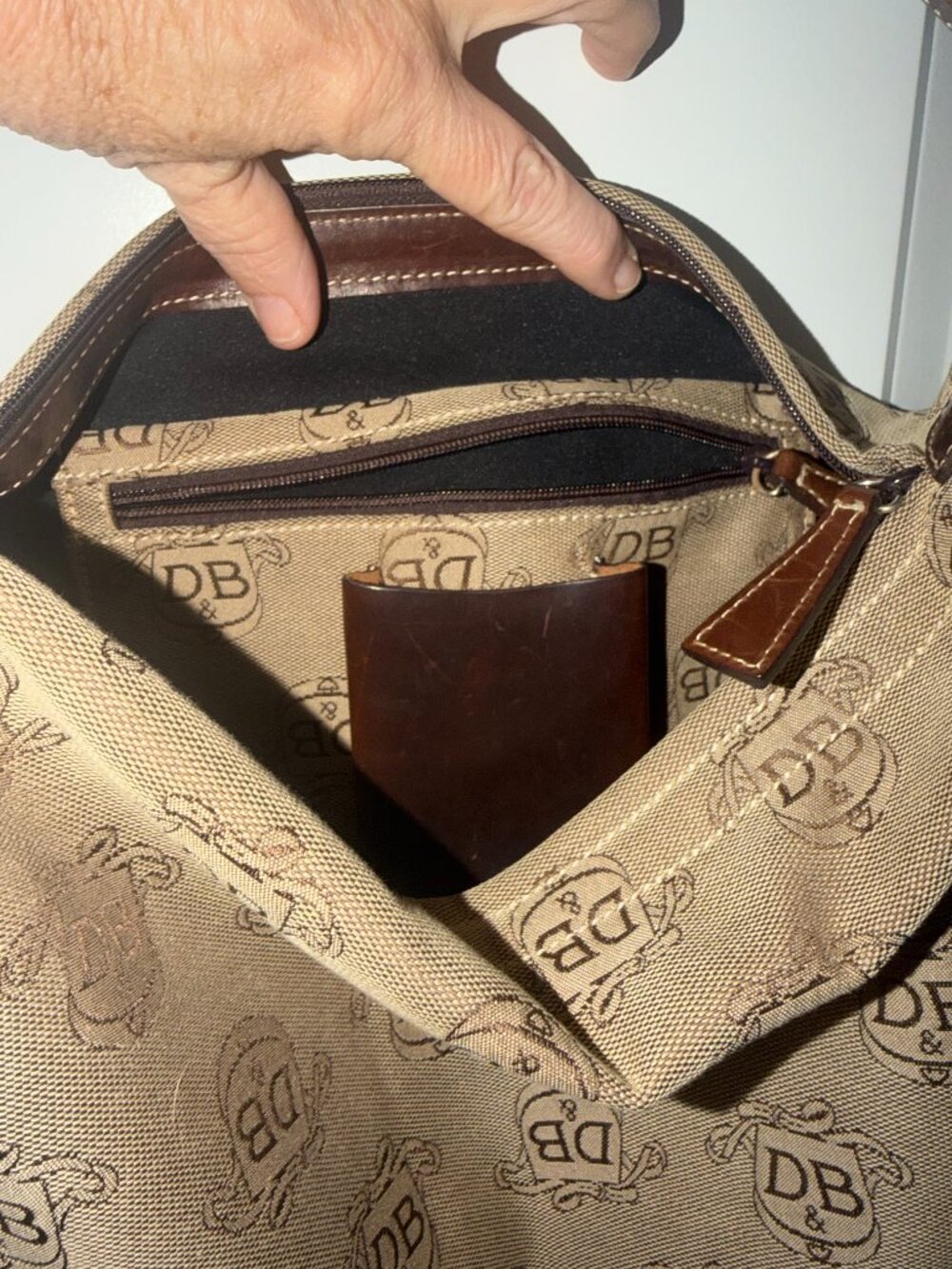 Vintage Dooney & Bourke Large Canvas Tote with Dark Brown Monogram - Picture 5 of 6